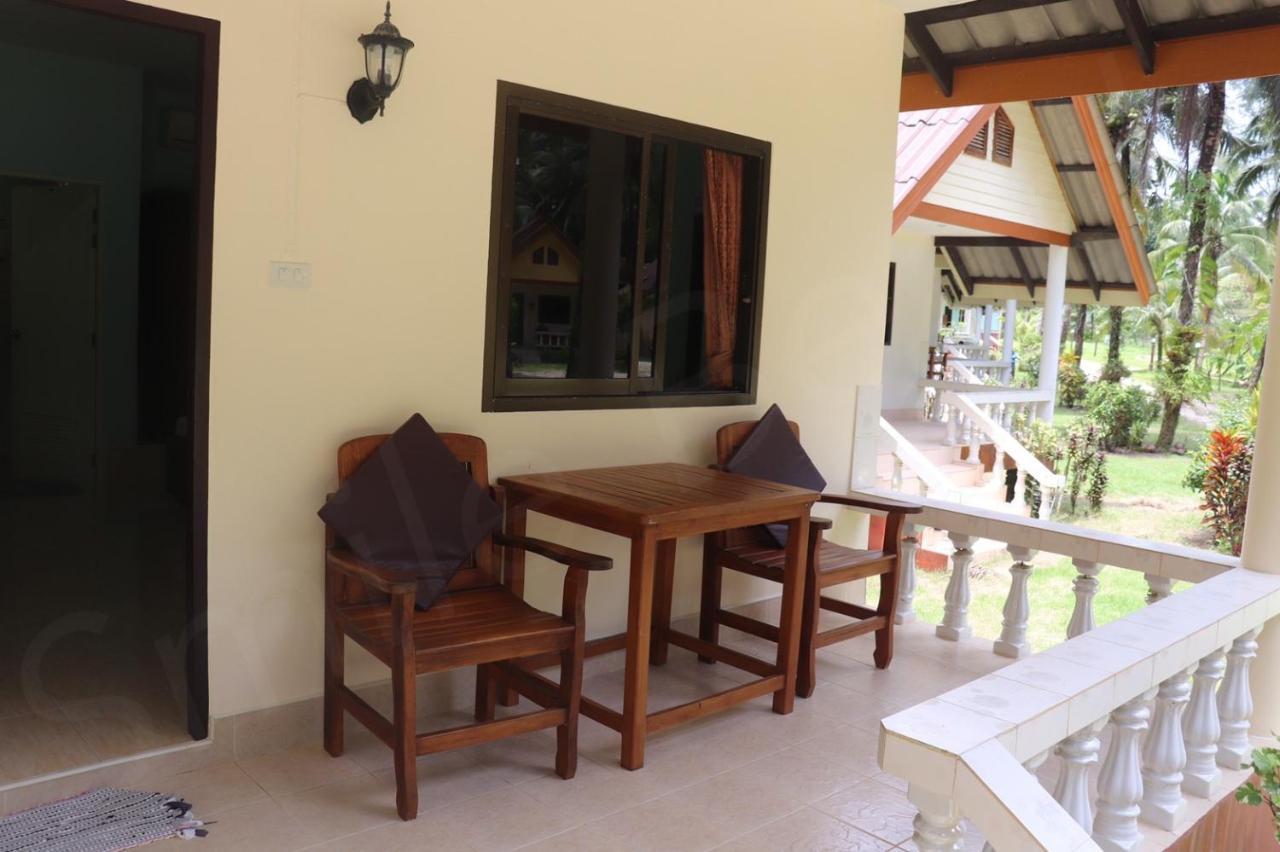 Smilebeach Resort Khaolak Кхаулак Экстерьер фото
